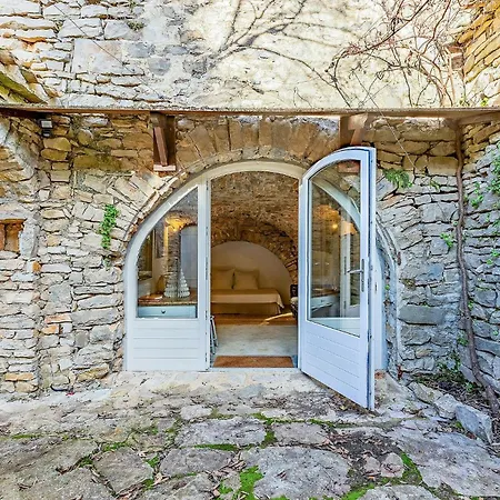 3 Bedroom Pet Friendly In Le Rouet Holiday home *